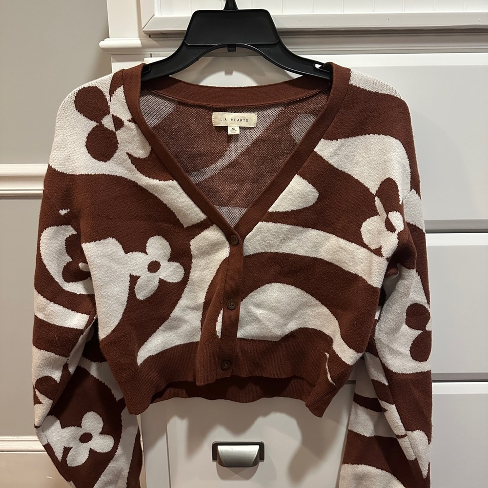 La Hearts Brown and White Cardigan with Retro Pattern